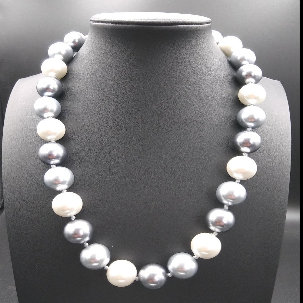Kenneth Jay Lane Vintage Faux Pearl Glass Necklace